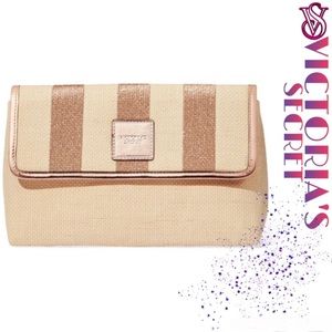 VICTORIA’S SECRET Straw Clutch!